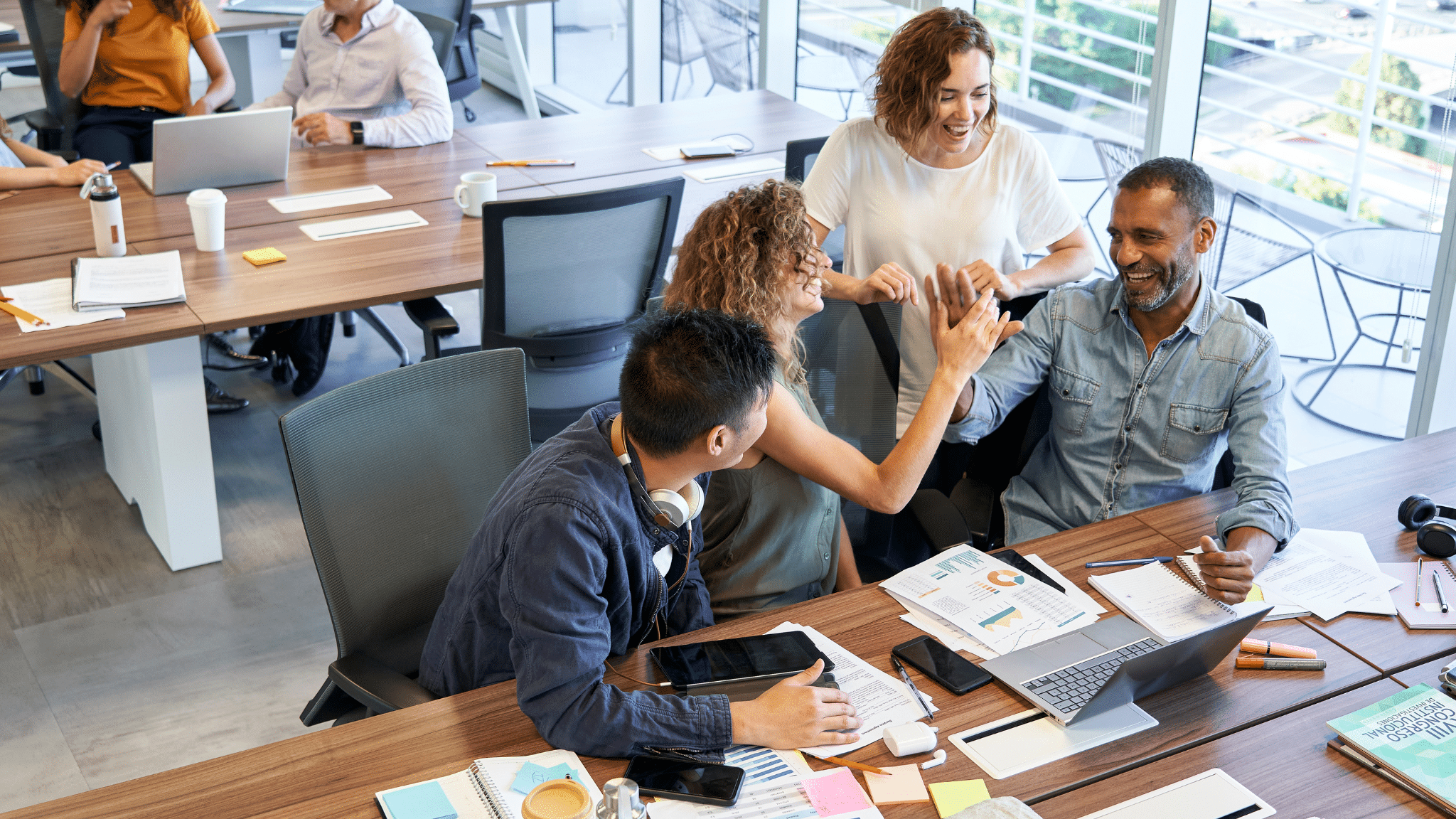 4 People | Working together in an office